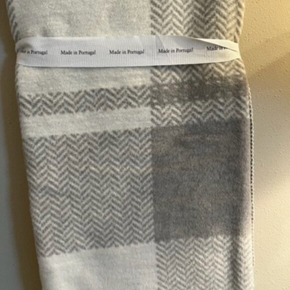 The Cotton Edition White and Grey Mini-Chevron and Plaid Throw - Picture 5 of 9